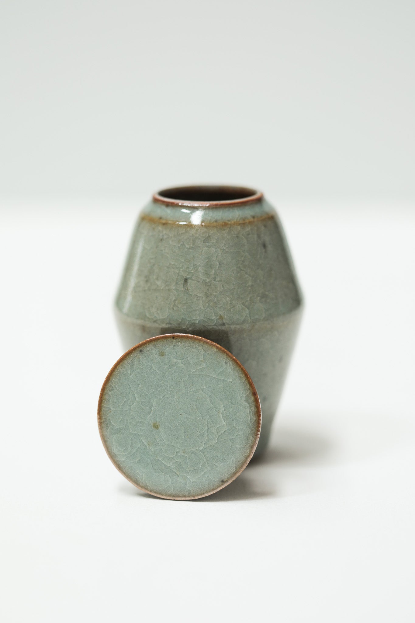 Florian Gadsby: Miniature Lidded Jar
