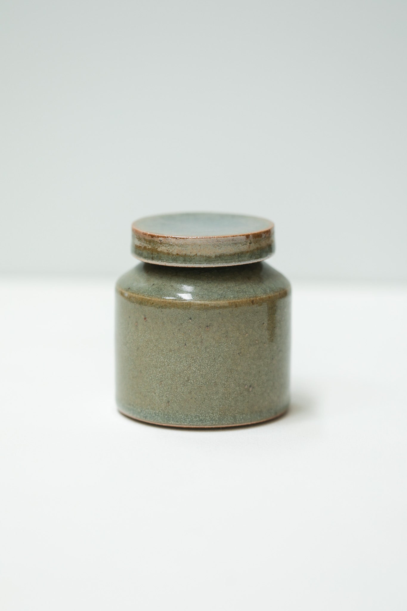 Florian Gadsby: Short Lidded Jar