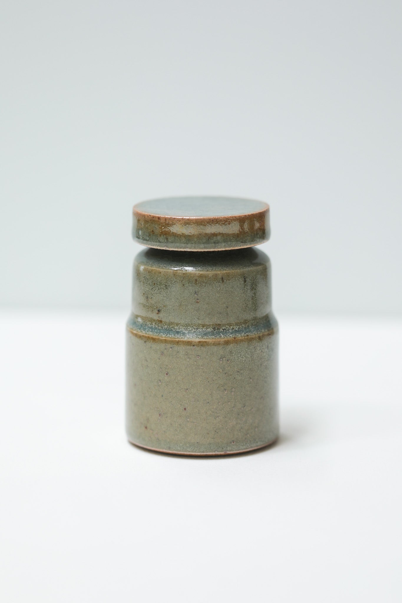 Florian Gadsby: Small Stepped Lidded Jar