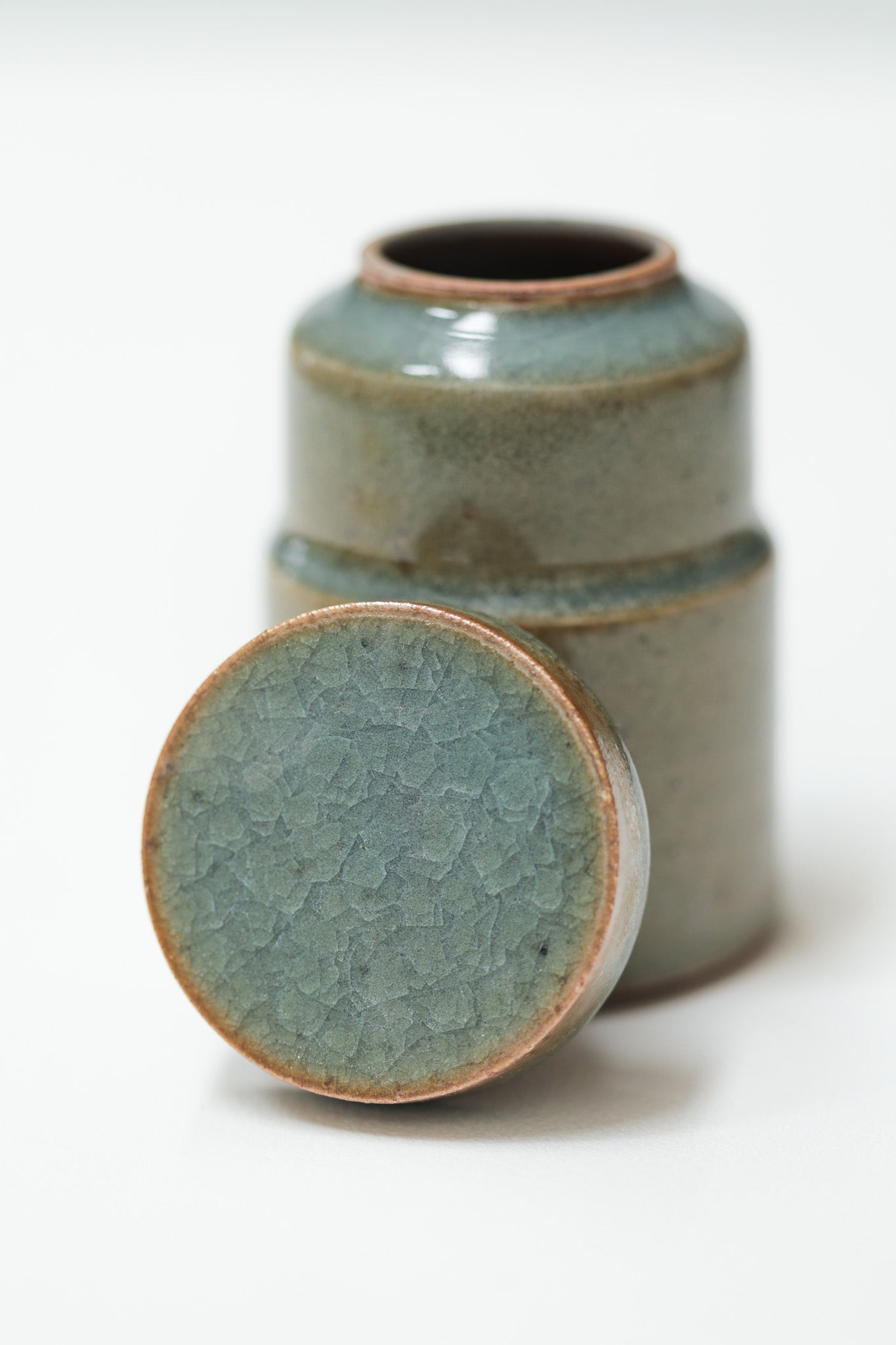 Florian Gadsby: Small Stepped Lidded Jar