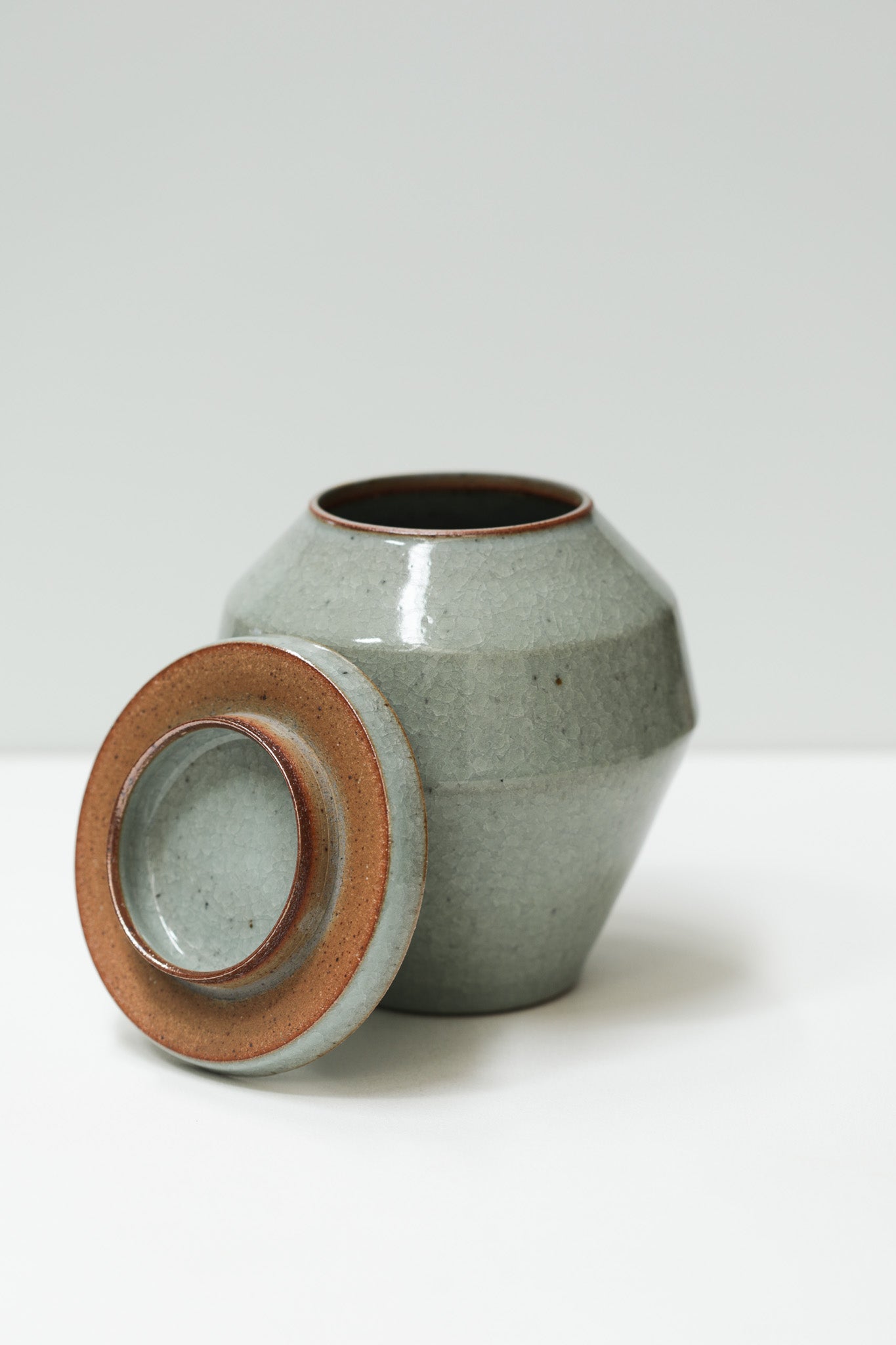 Florian Gadsby: Medium Angular Lidded Jar