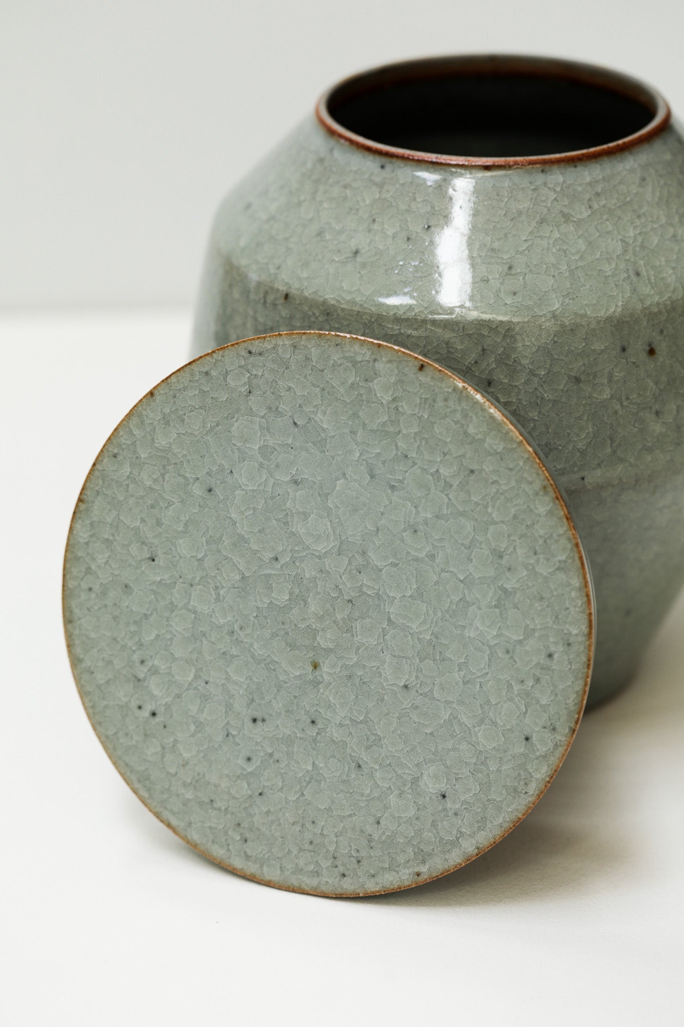 Florian Gadsby: Medium Angular Lidded Jar