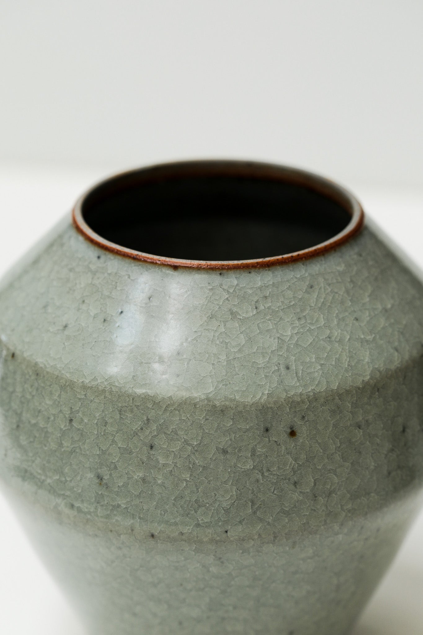 Florian Gadsby: Medium Angular Lidded Jar