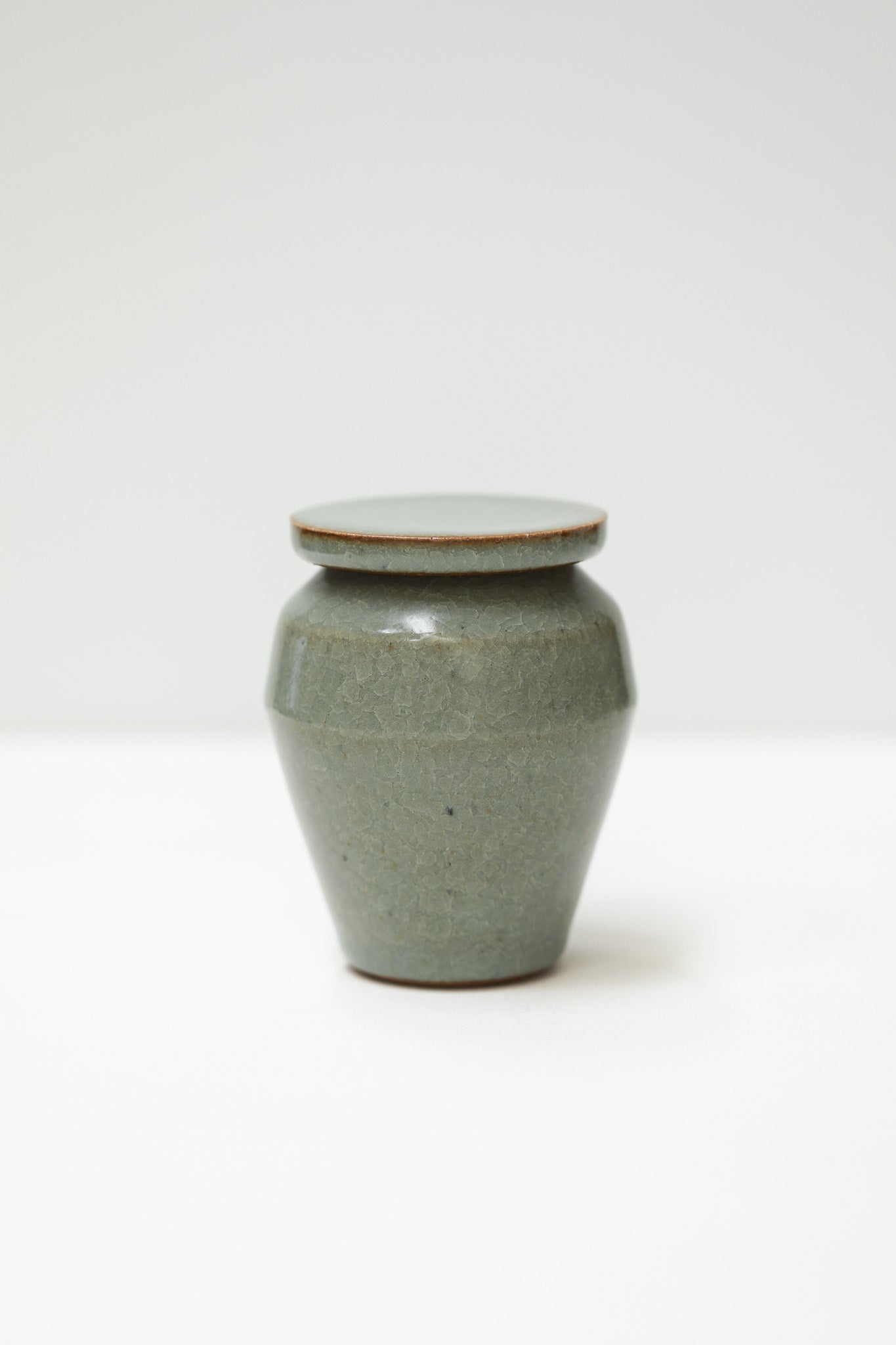 Florian Gadsby: Small Lidded Jar
