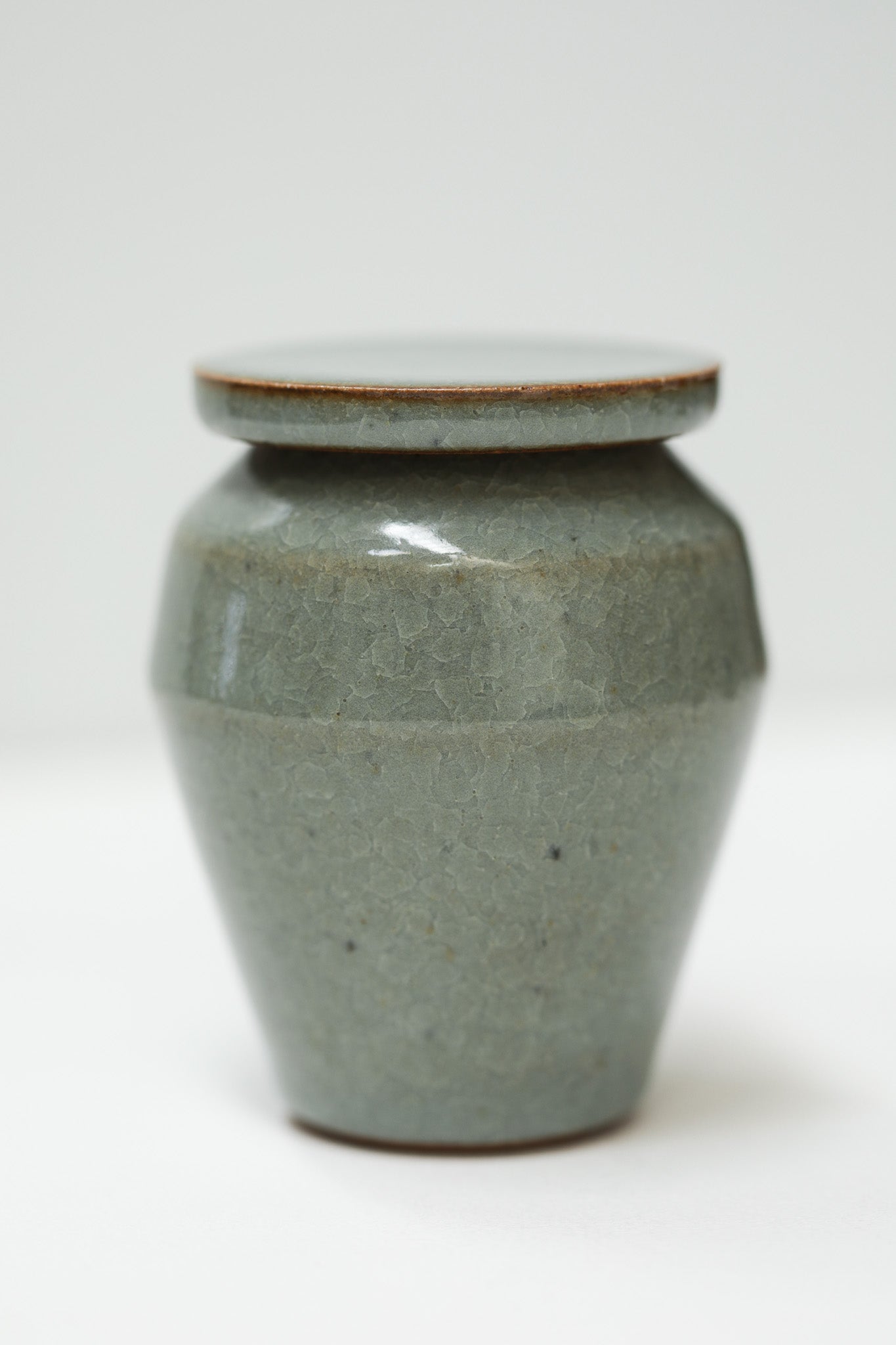 Florian Gadsby: Small Lidded Jar
