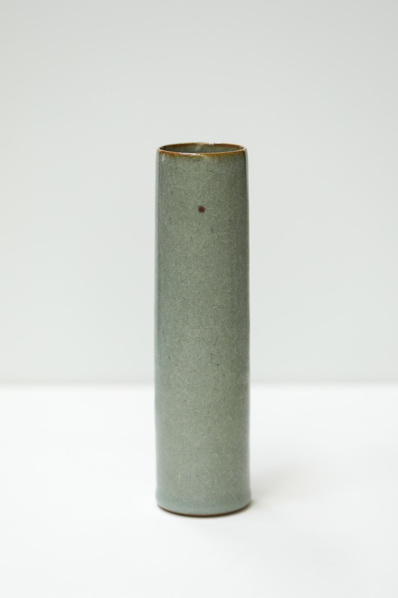 Florian Gadsby: Cylindrical Vase