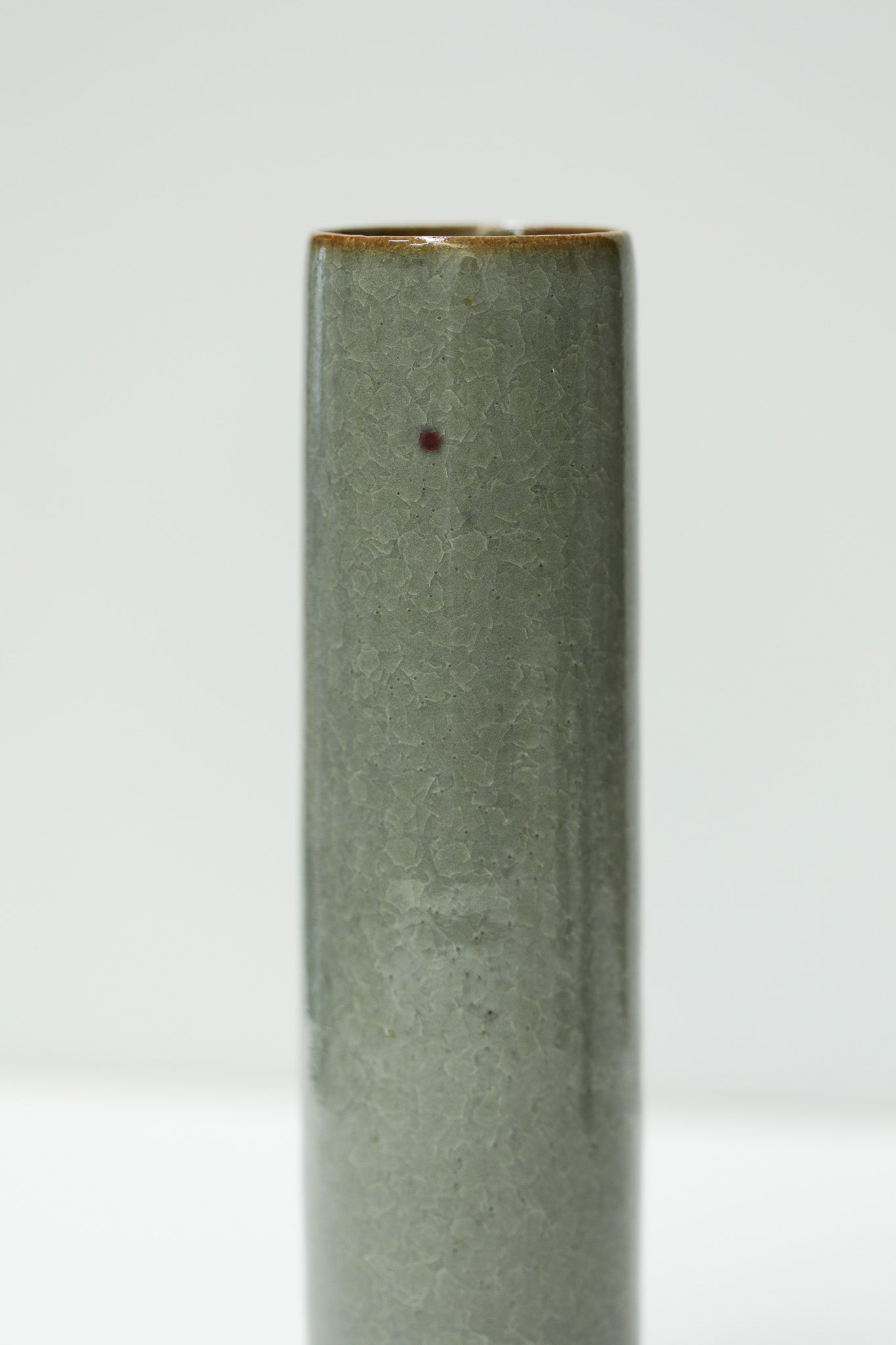 Florian Gadsby: Cylindrical Vase