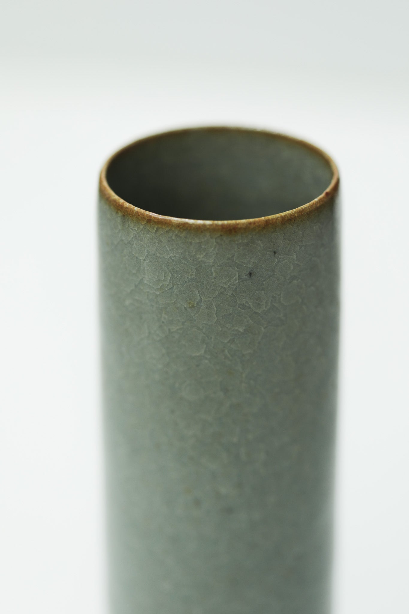 Florian Gadsby: Cylindrical Vase