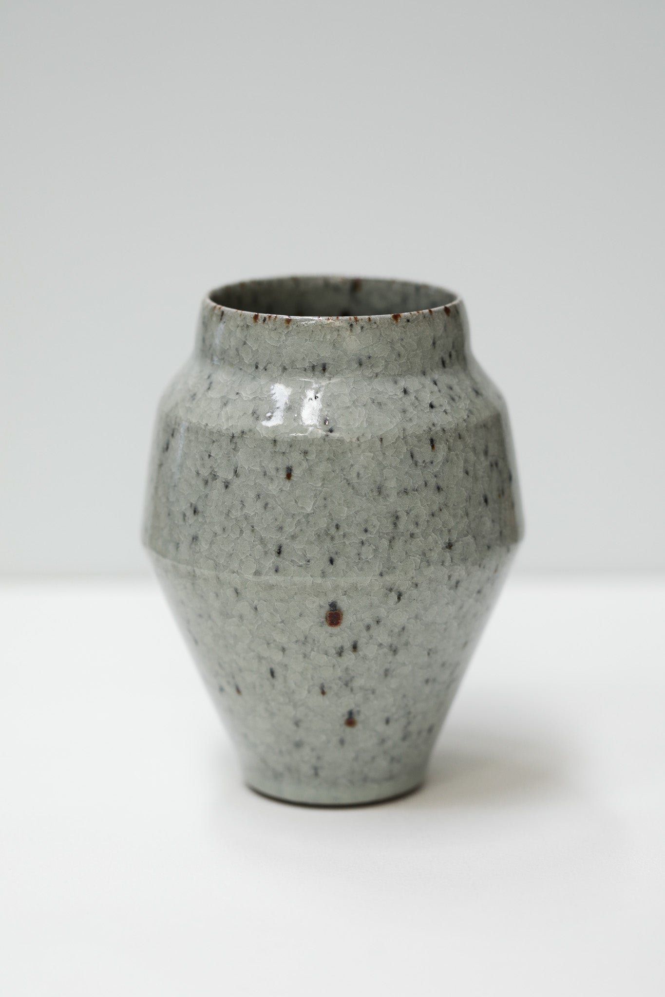 Florian Gadsby: Angular Vase