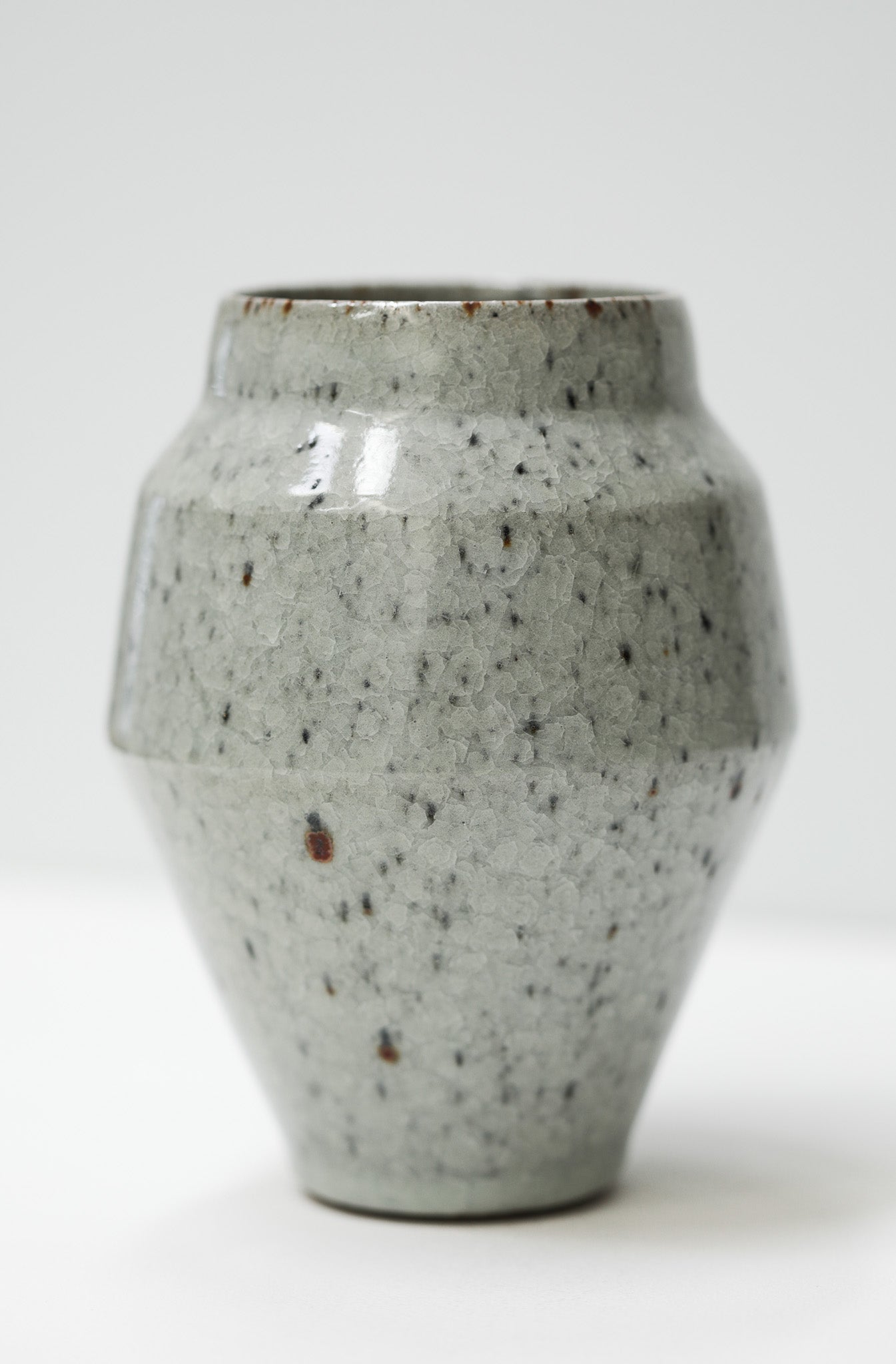 Florian Gadsby: Angular Vase