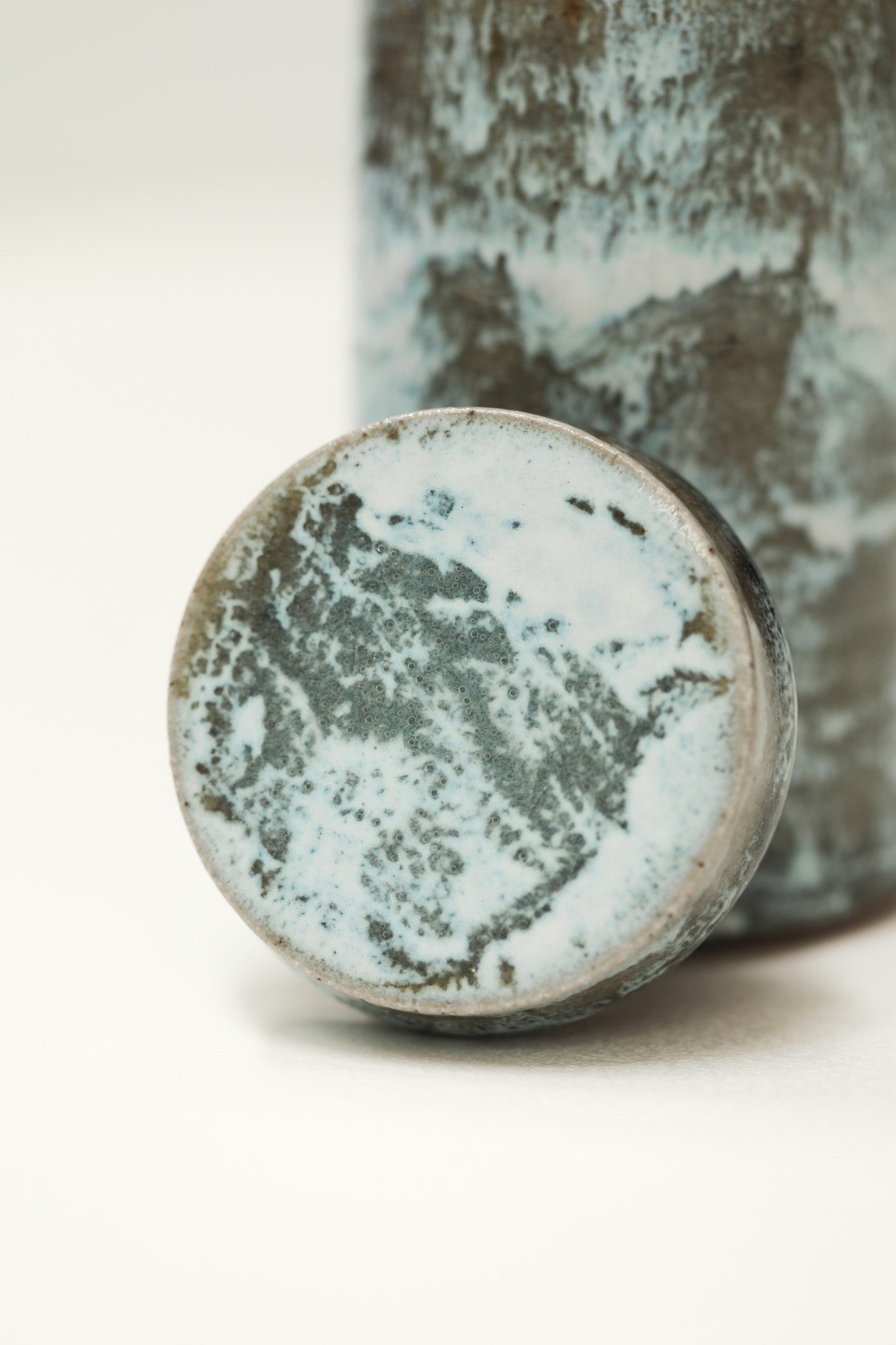 Florian Gadsby: Small Lidded Jar