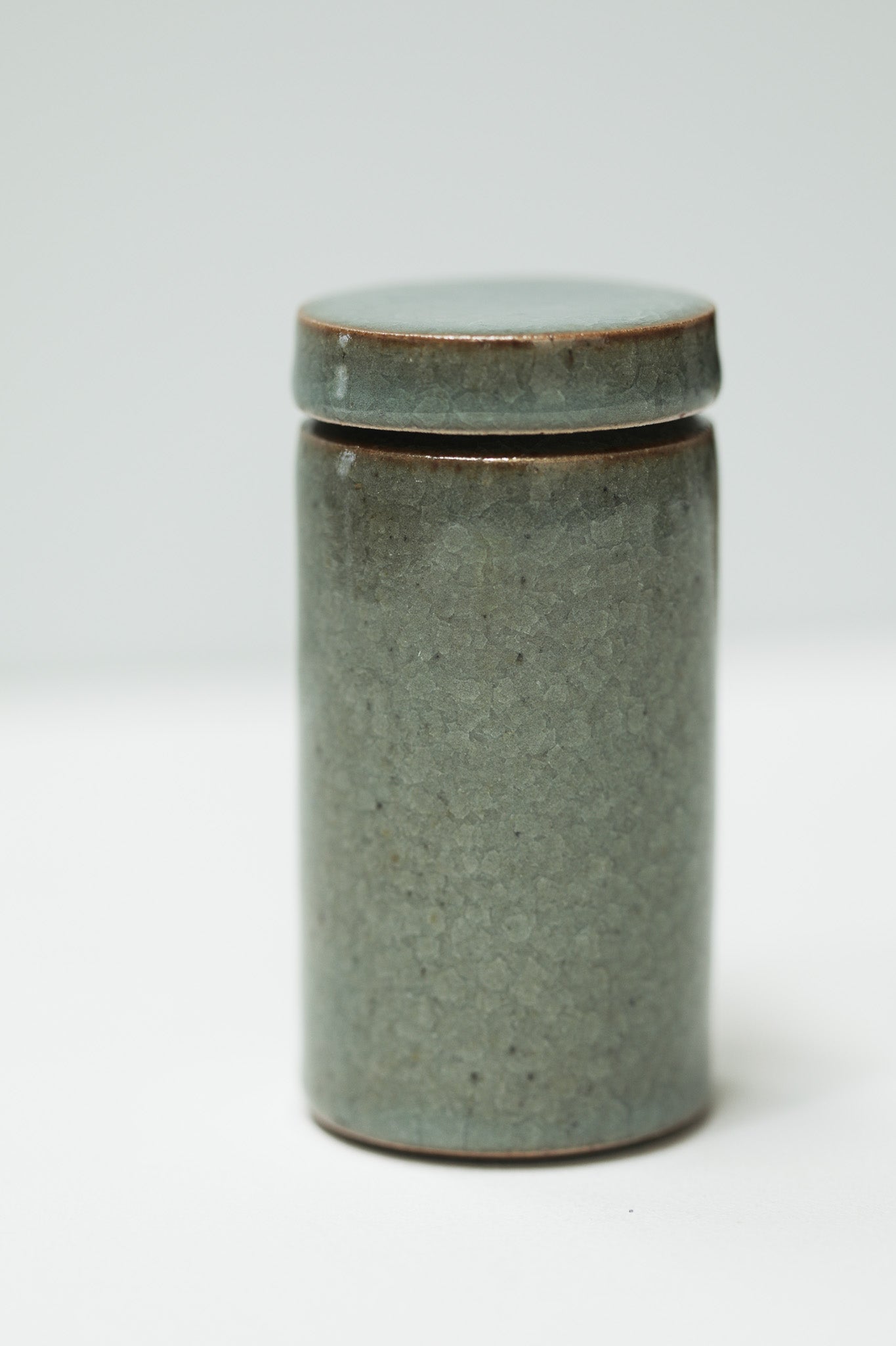 Florian Gadsby: Small Lidded Jar