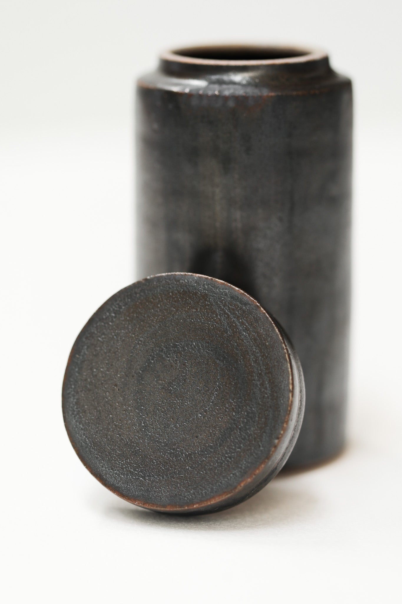 Florian Gadsby: Small Lidded Jar