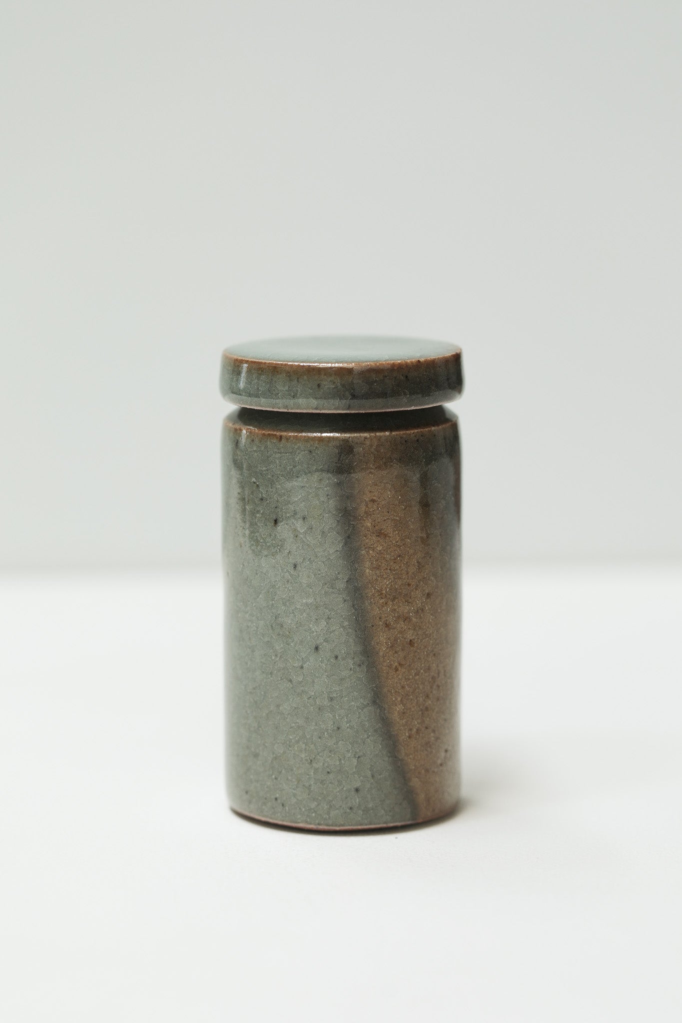 Florian Gadsby: Small Lidded Jar