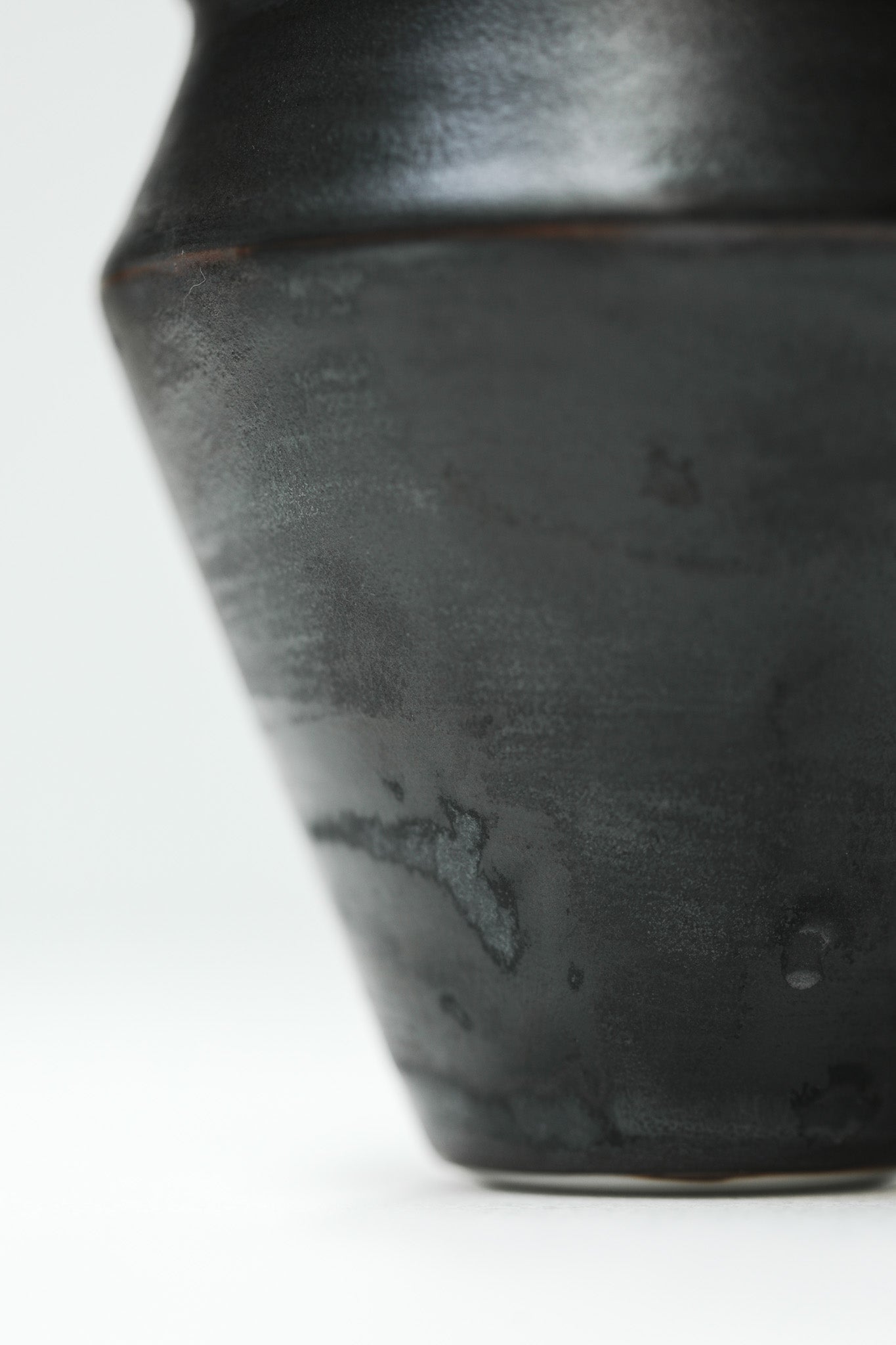 Florian Gadsby: Angular Vase