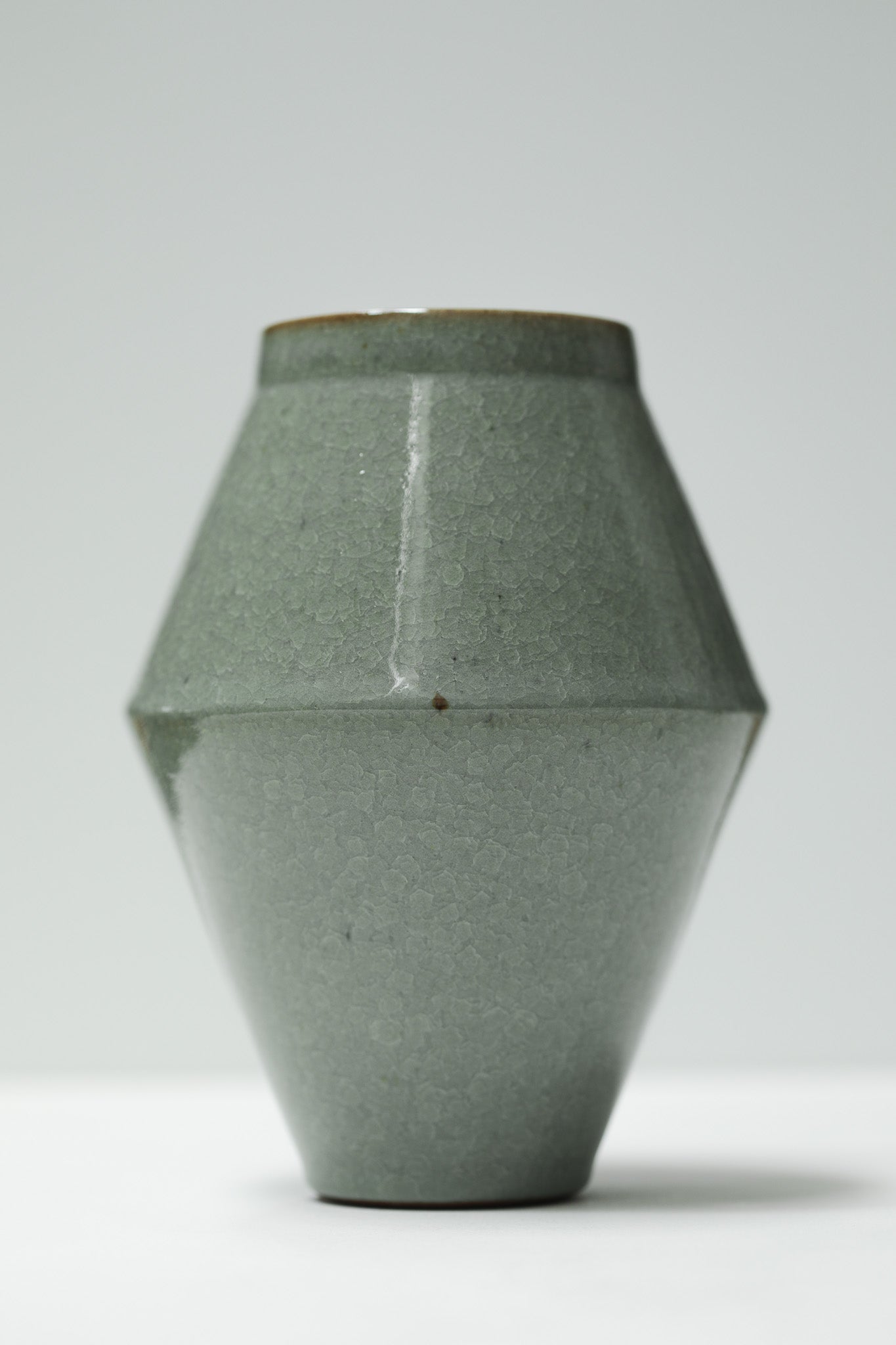 Florian Gadsby: Angular Vase