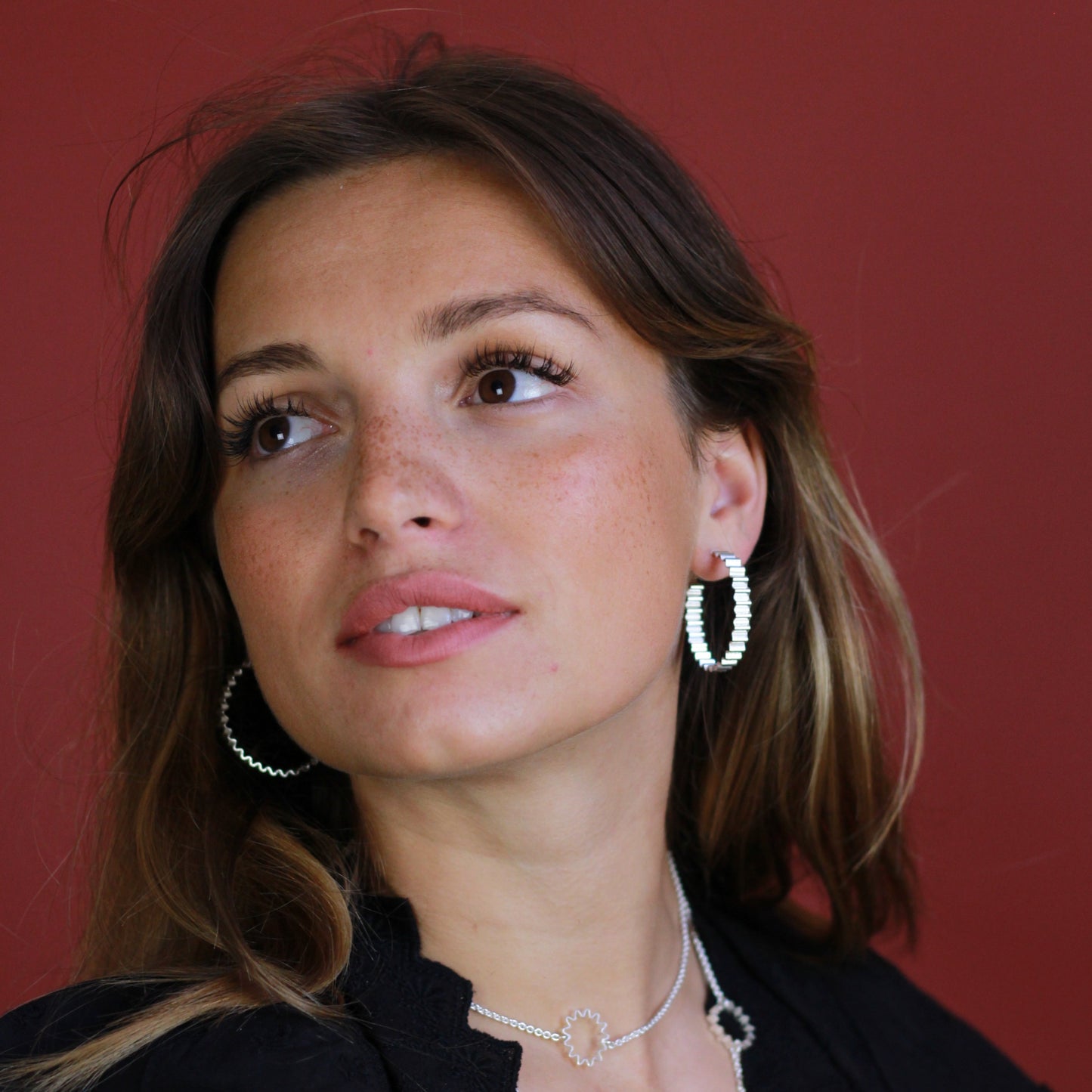 Olivia Taylor: Ondulee Hoops