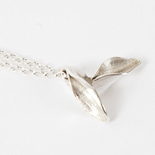 Daisy Lee Jewels: Silver Single floret pendant