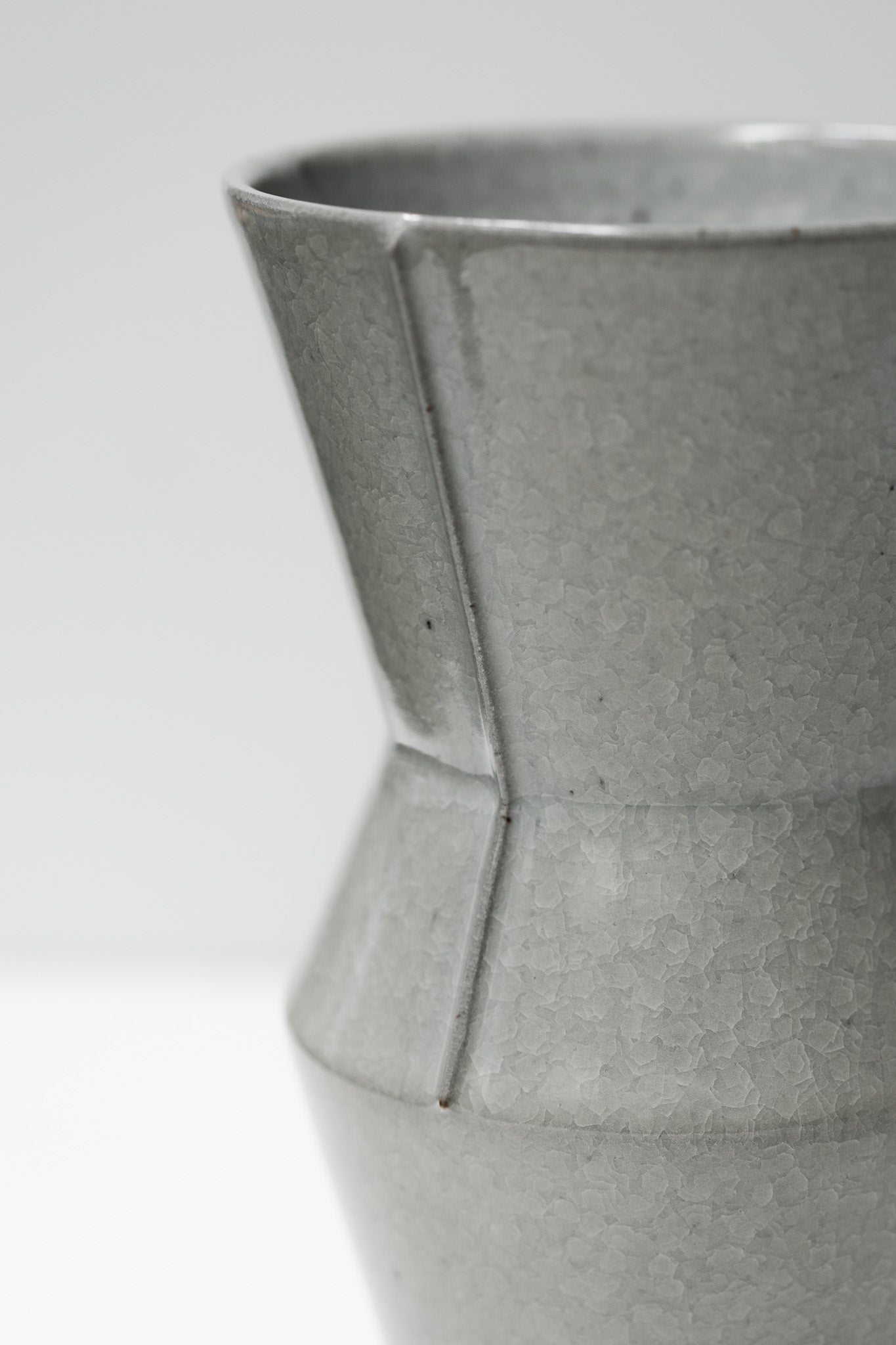 Florian Gadsby: Lined Vase