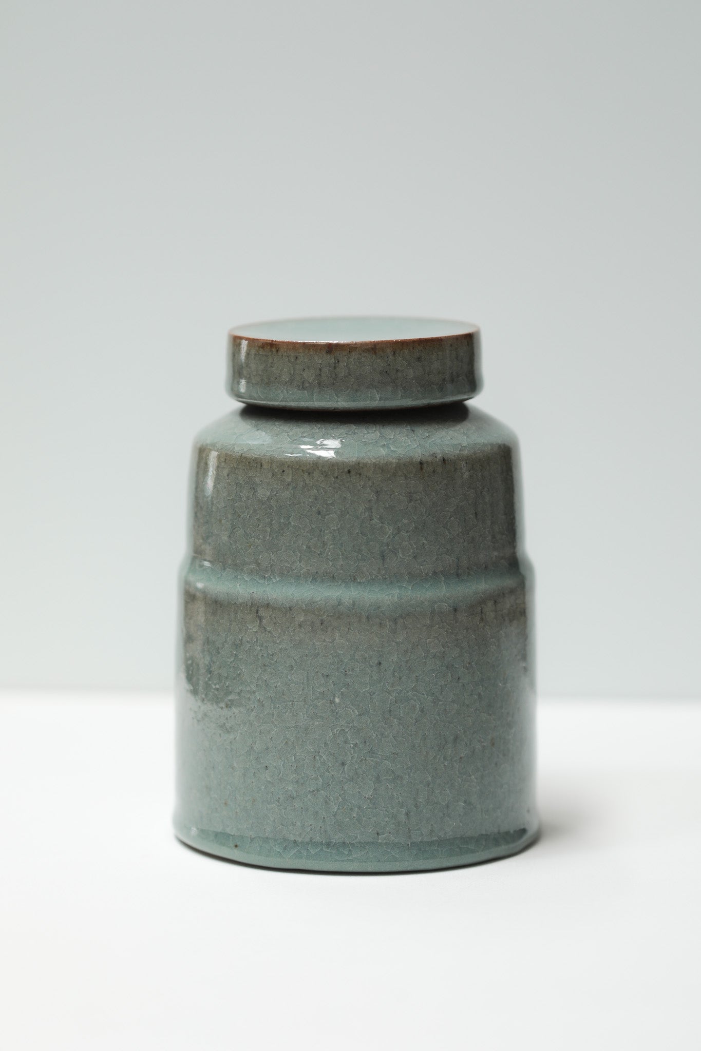 Florian Gadsby: Large Stepped Lidded Jar