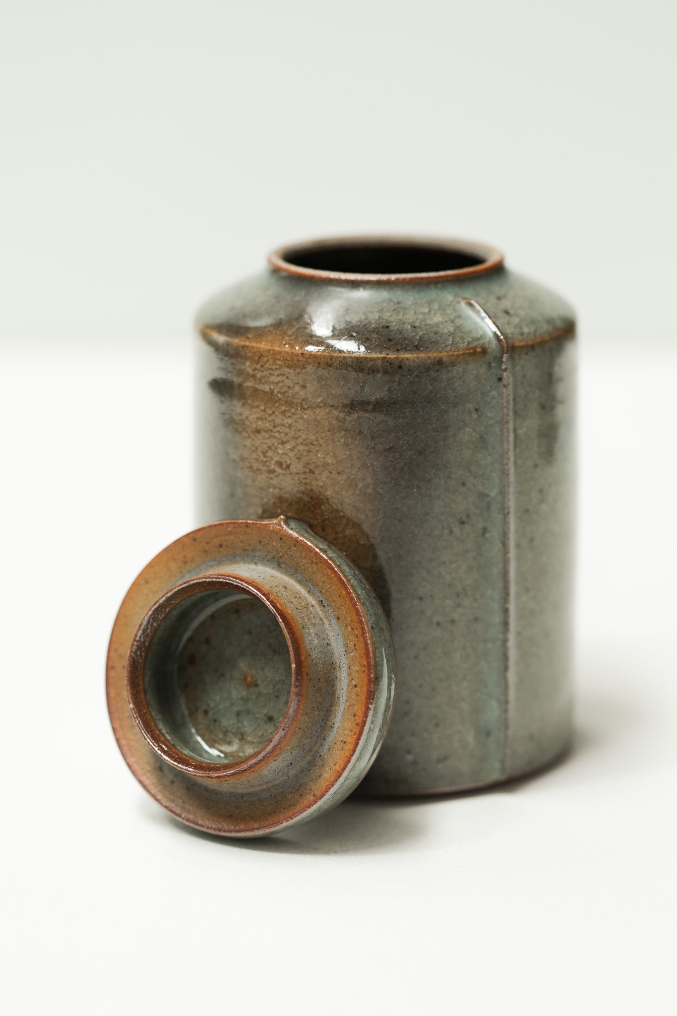 Florian Gadsby: Lined Lidded Jar
