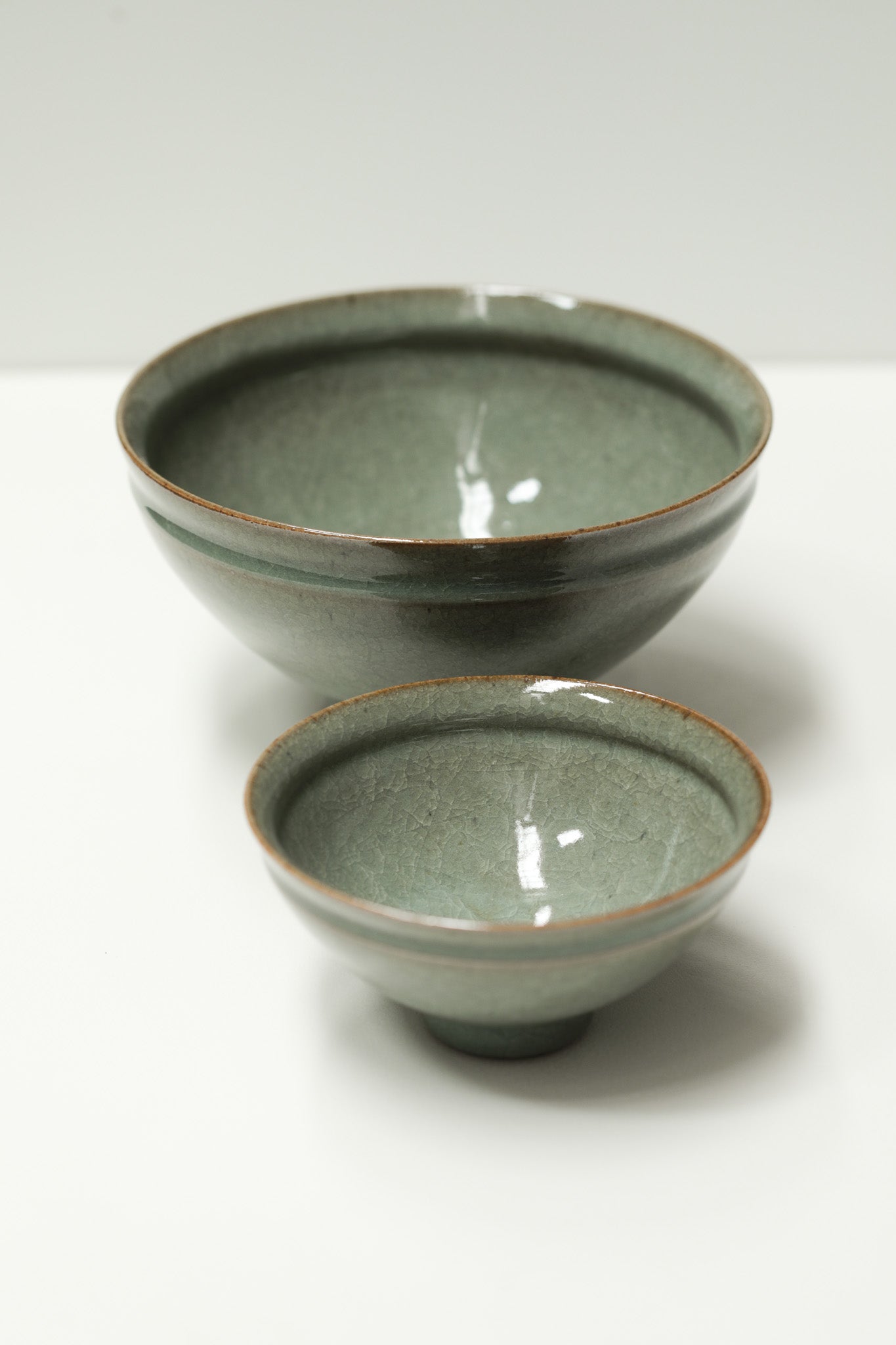 Florian Gadsby: Pair of Indented Bowls