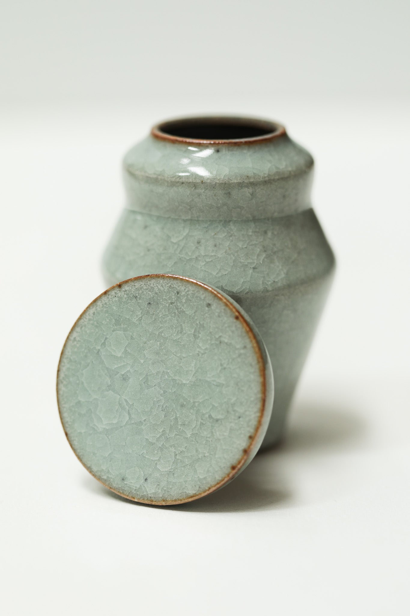Florian Gadsby: Miniature Lidded Jar