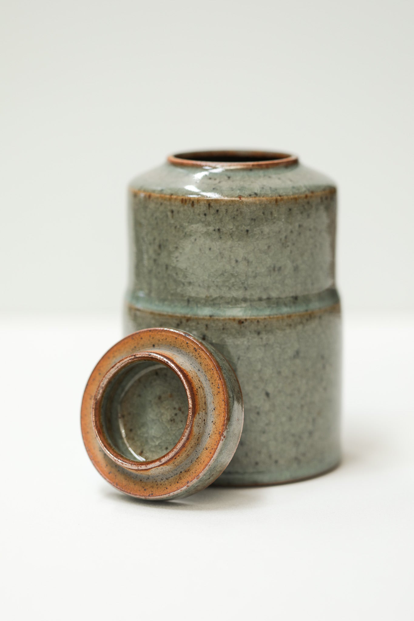 Florian Gadsby: Medium Stepped Lidded Jar