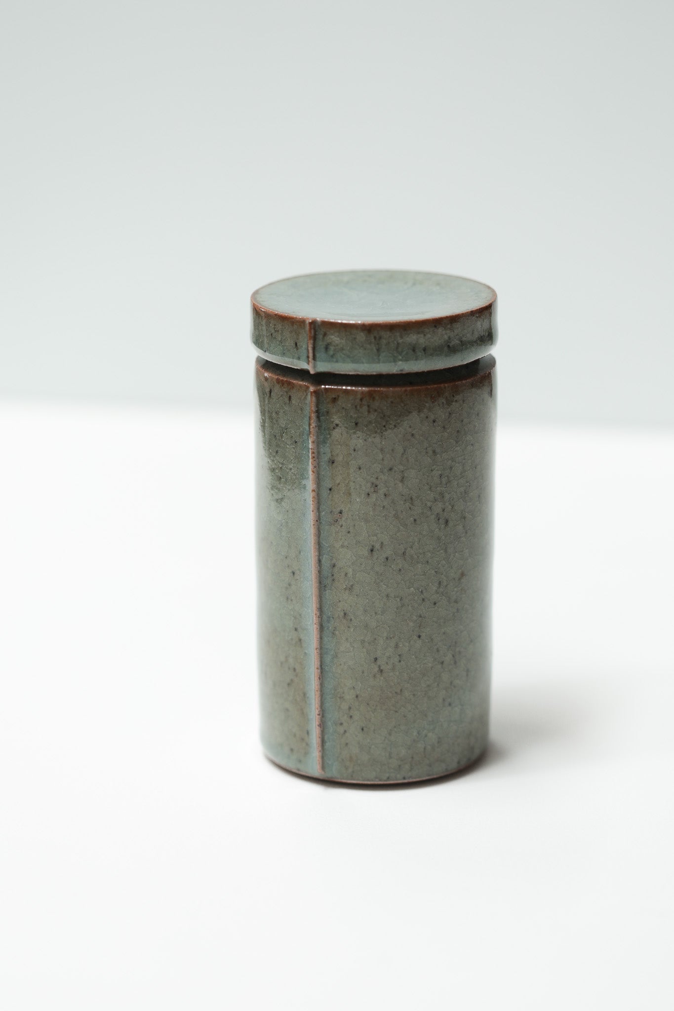 Florian Gadsby: Medium Lined Lidded Jar