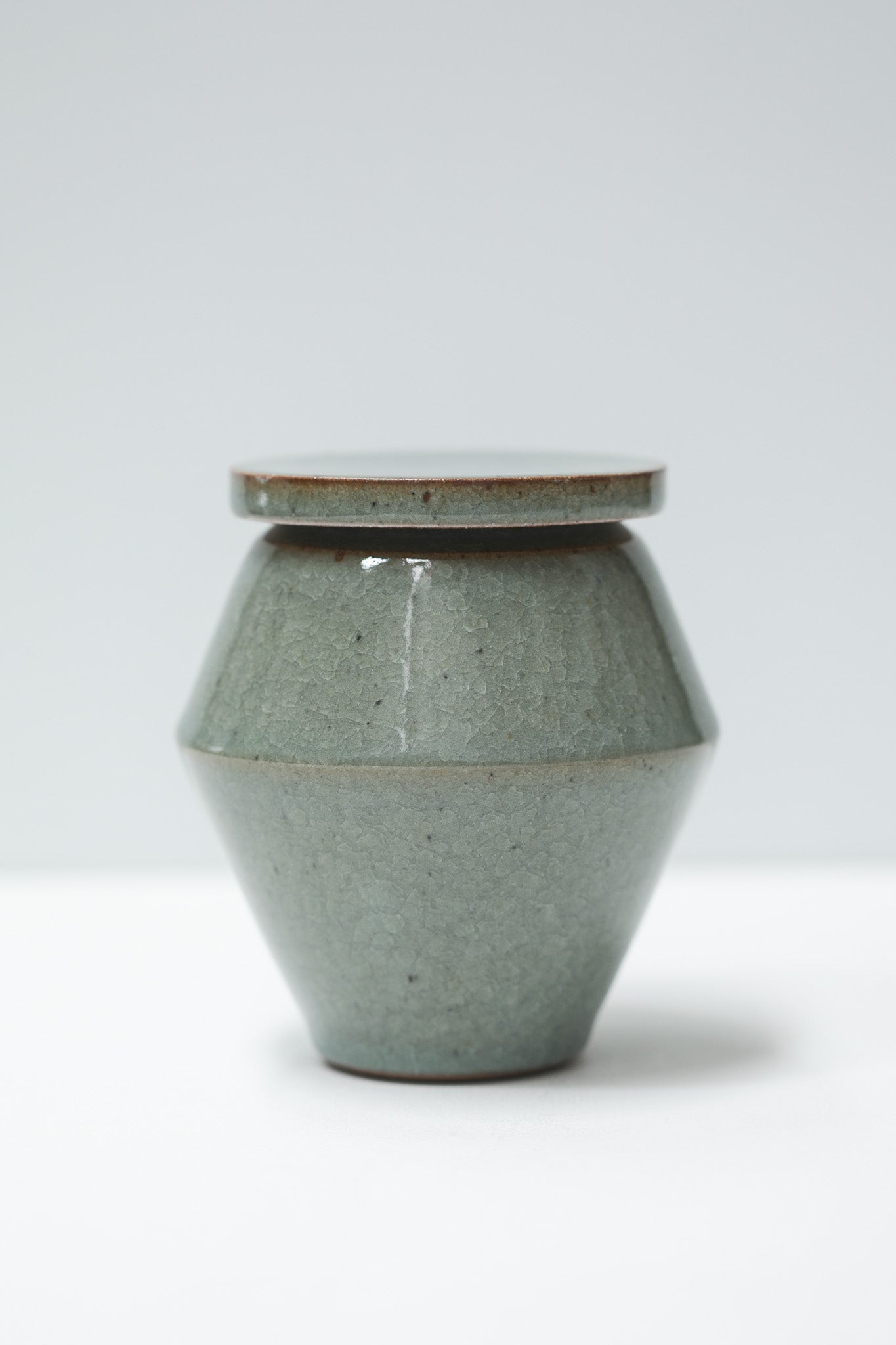 Florian Gadsby: Medium Angular Lidded Jar