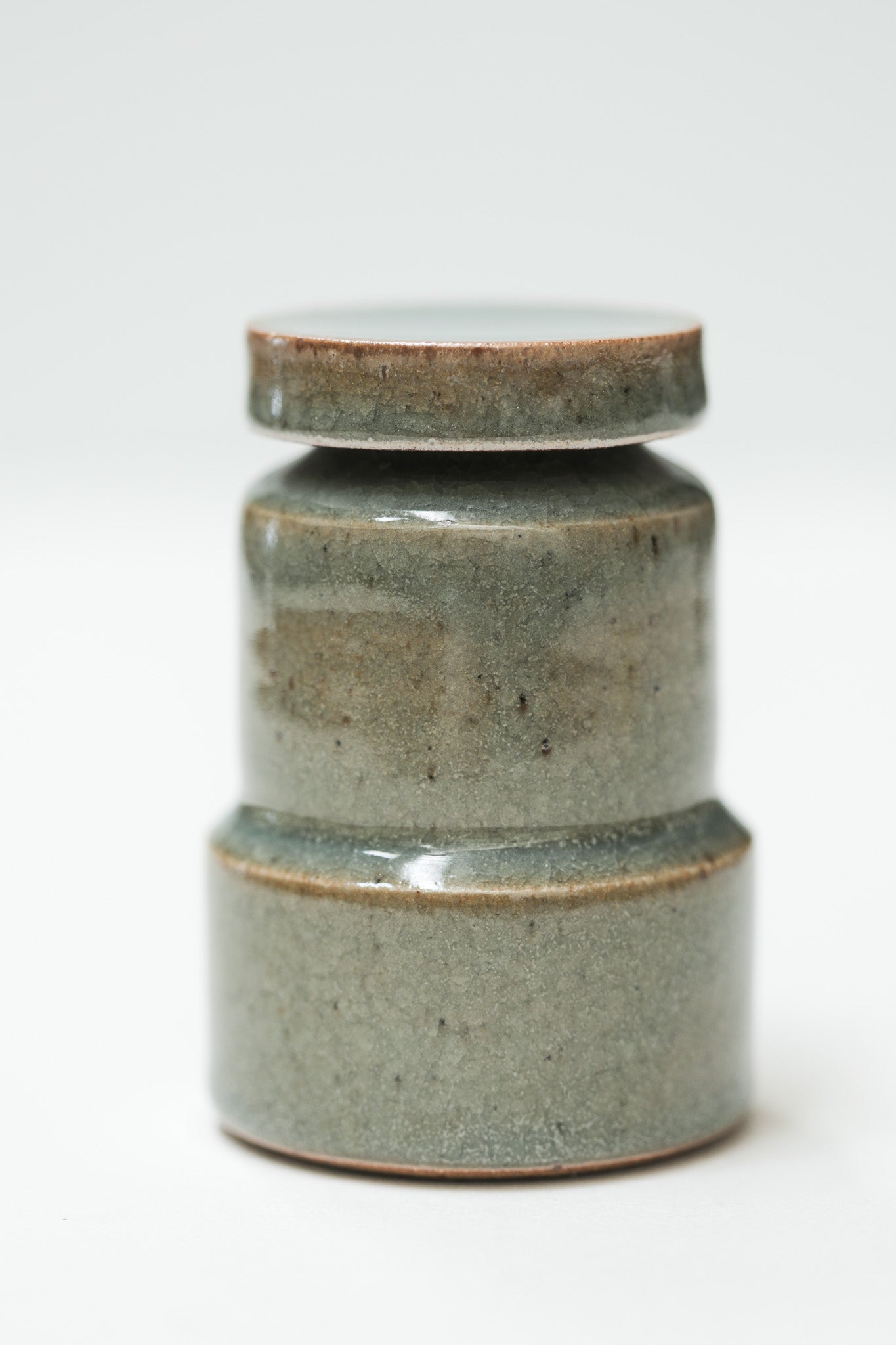 Florian Gadsby: Small Stepped Lidded Jar