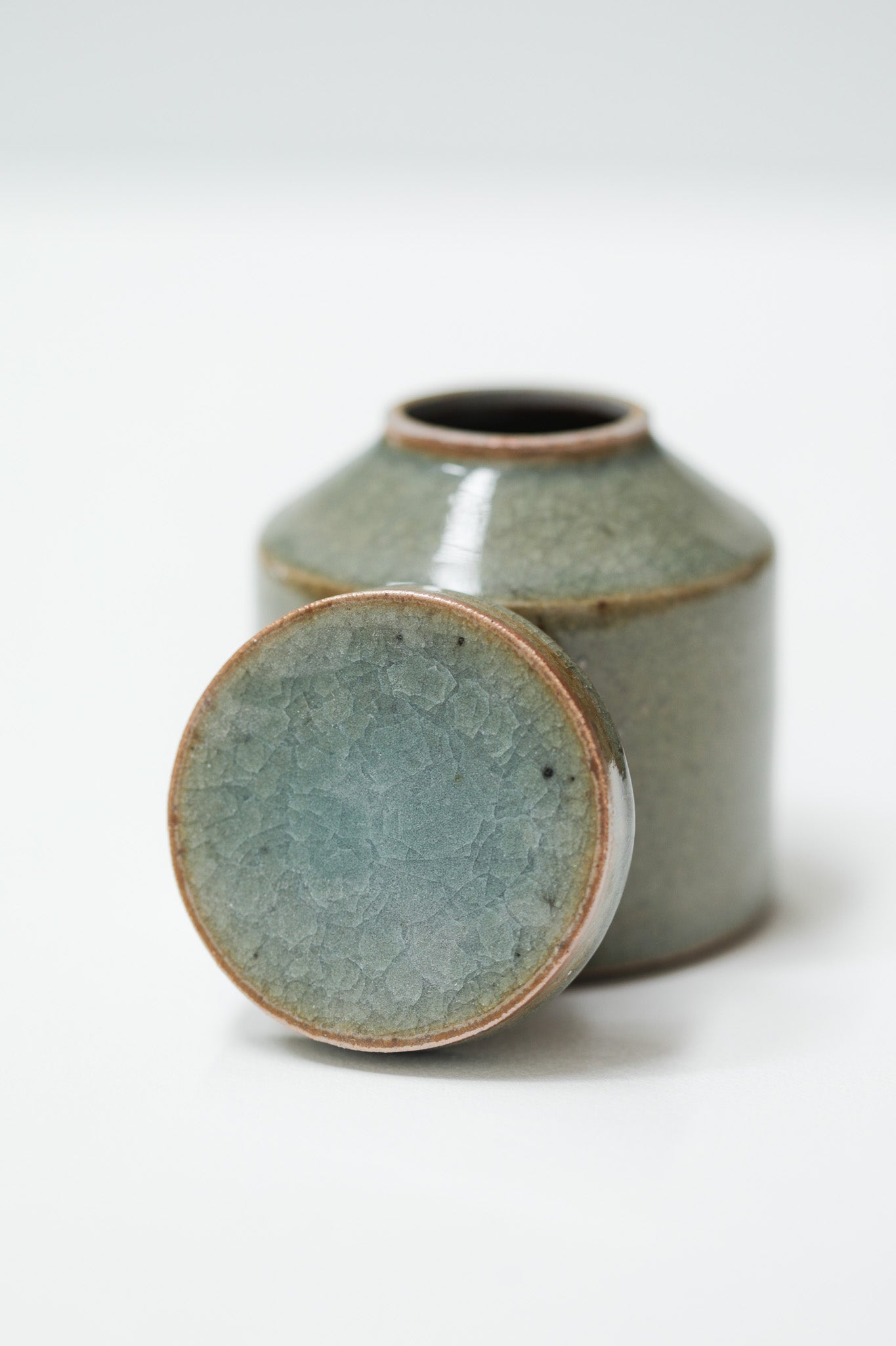 Florian Gadsby: Short Lidded Jar