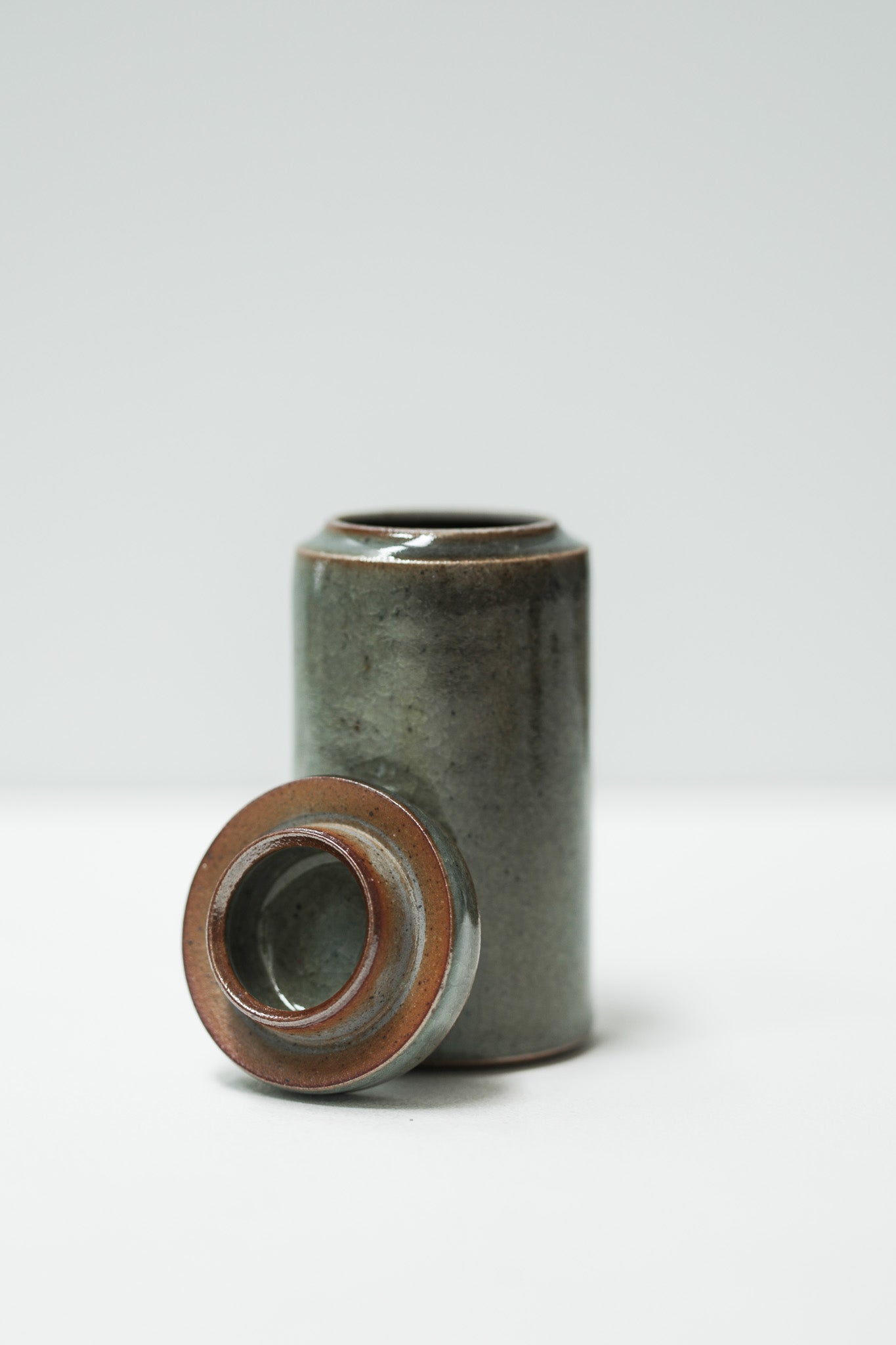 Florian Gadsby: Small Lidded Jar